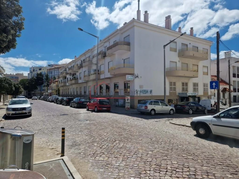 Apartamento T3 para Venda em Caparica e Trafaria Foto 2