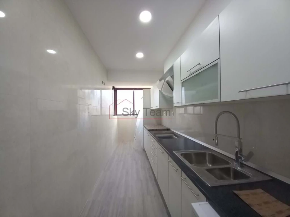Apartamento T3 para Venda em Caparica e Trafaria Foto 12