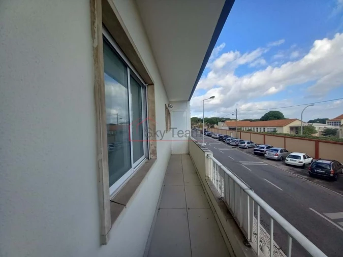 Apartamento T4 para Venda em Laranjeiro e Feijó Foto 28