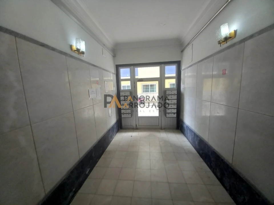 Apartamento T4 para Venda em Laranjeiro e Feijó Foto 41