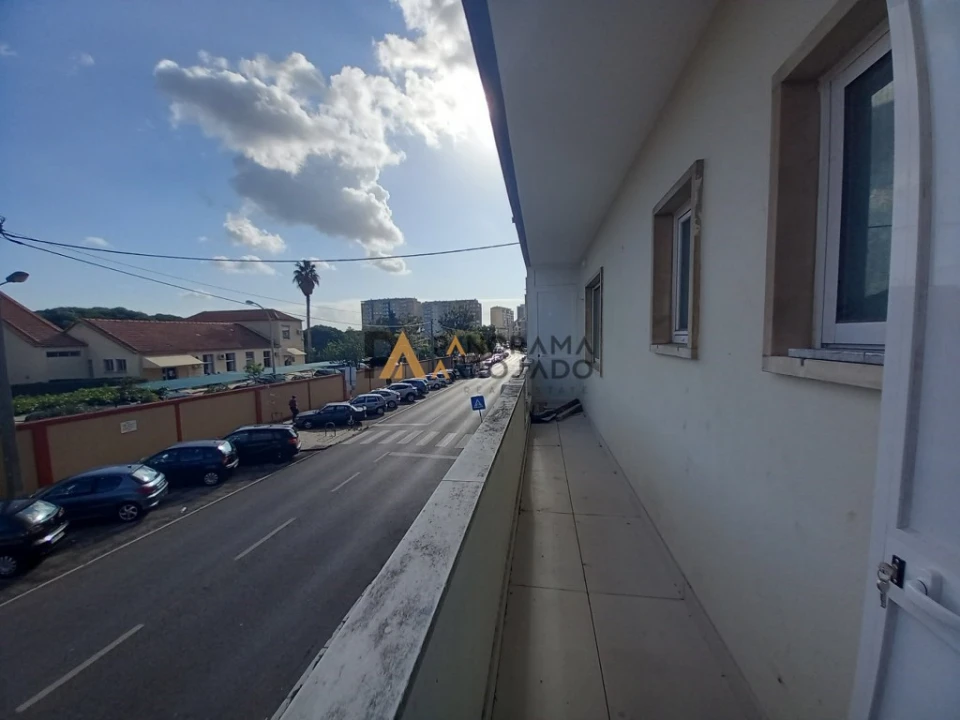 Apartamento T4 para Venda em Laranjeiro e Feijó Foto 15