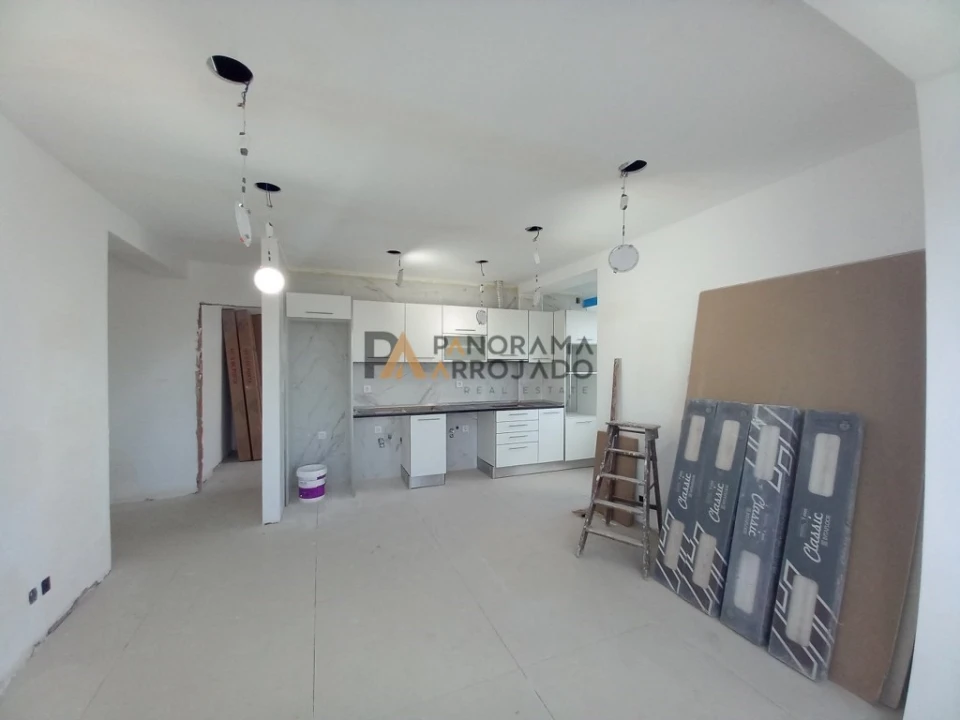 Apartamento T4 para Venda em Laranjeiro e Feijó Foto 9