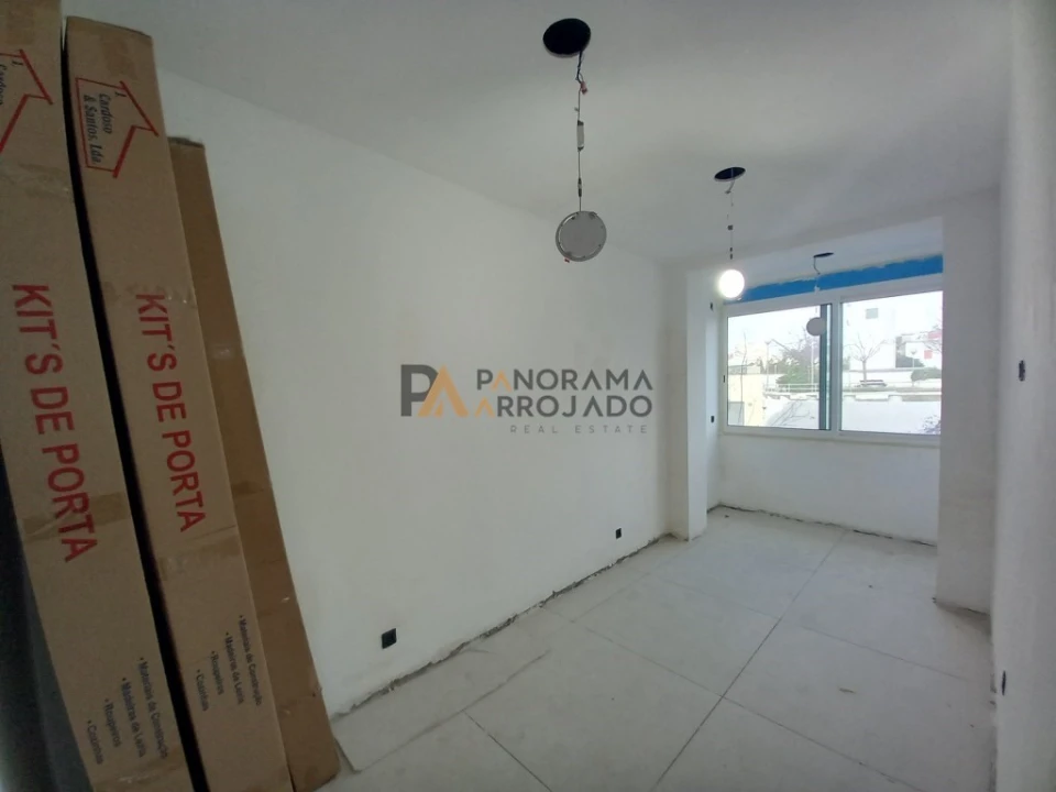 Apartamento T4 para Venda em Laranjeiro e Feijó Foto 18