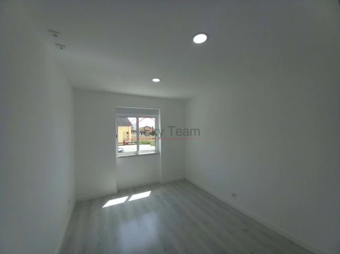 Apartamento T2 para Venda em Ericeira Foto 8