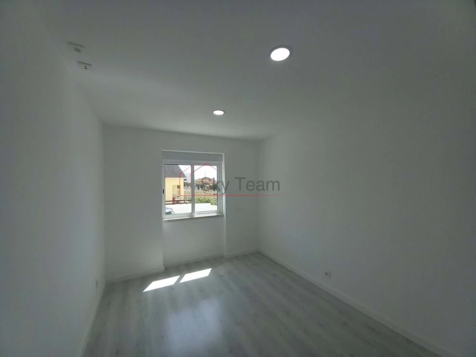 Apartamento T2 para Venda em Ericeira Foto 8