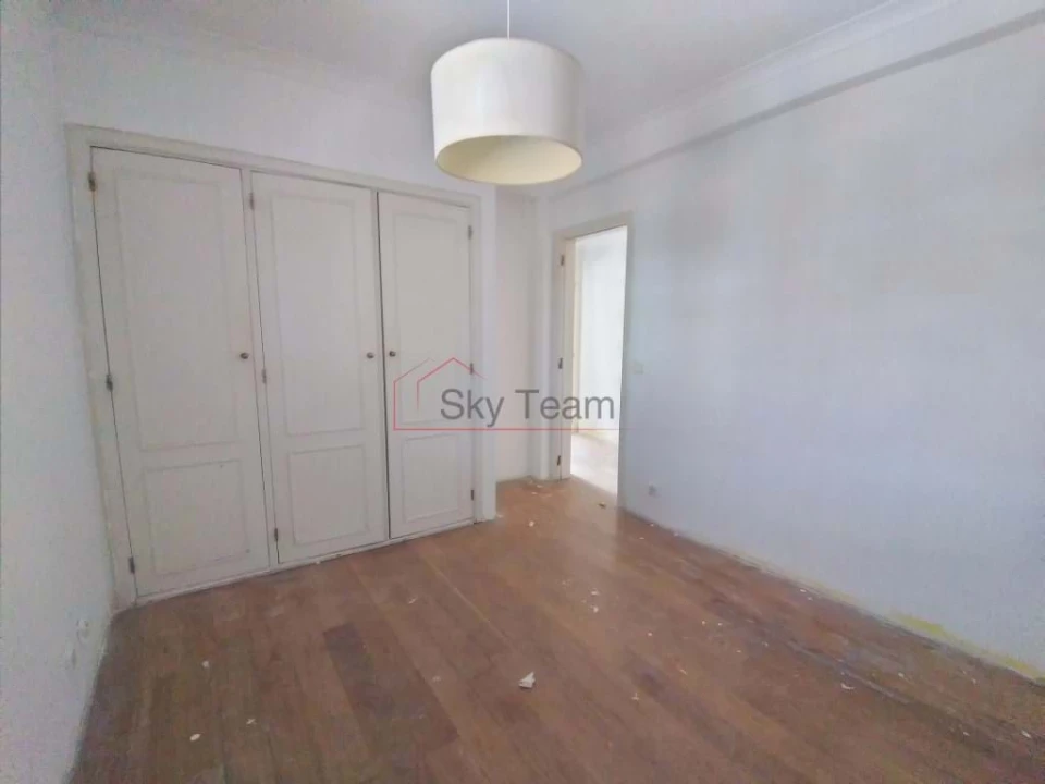 Moradia T5 para Venda em Rio de Mouro Foto 7