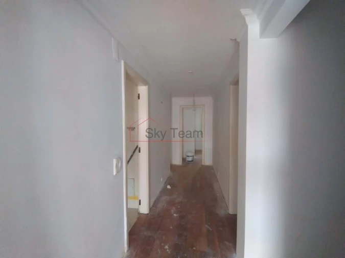 Moradia T5 para Venda em Rio de Mouro Foto 2