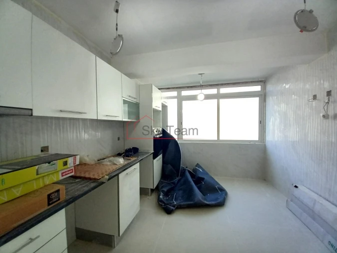 Apartamento T4 para Venda em Póvoa de Santa Iria e Forte da Casa Foto 6