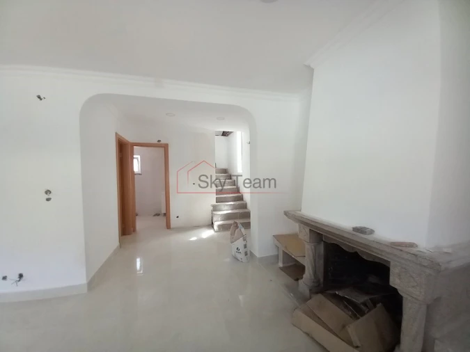 Moradia T5 para Venda em Amora Foto 2