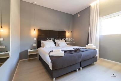 Apartamento para Venda em Estômbar e Parchal
