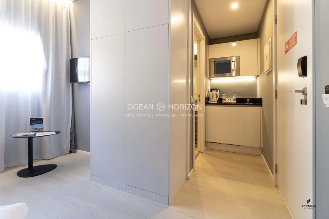 Apartamento para Venda em Estômbar e Parchal Foto 2