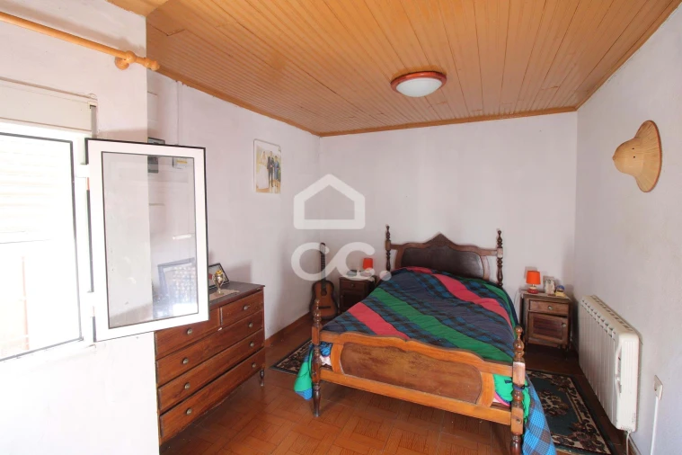 Moradia T4 para Venda em Lama de Arcos Foto 4