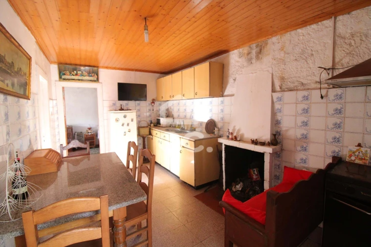 Moradia T4 para Venda em Lama de Arcos Foto 12