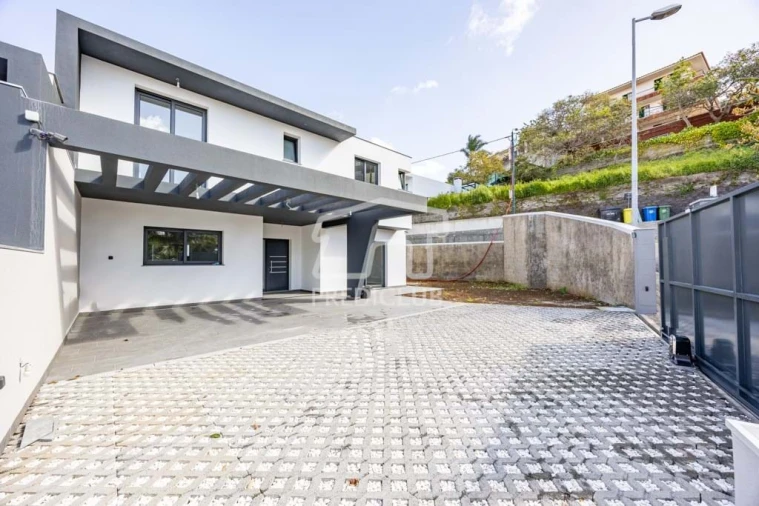 Moradia T3 para Venda em São Roque Foto 19