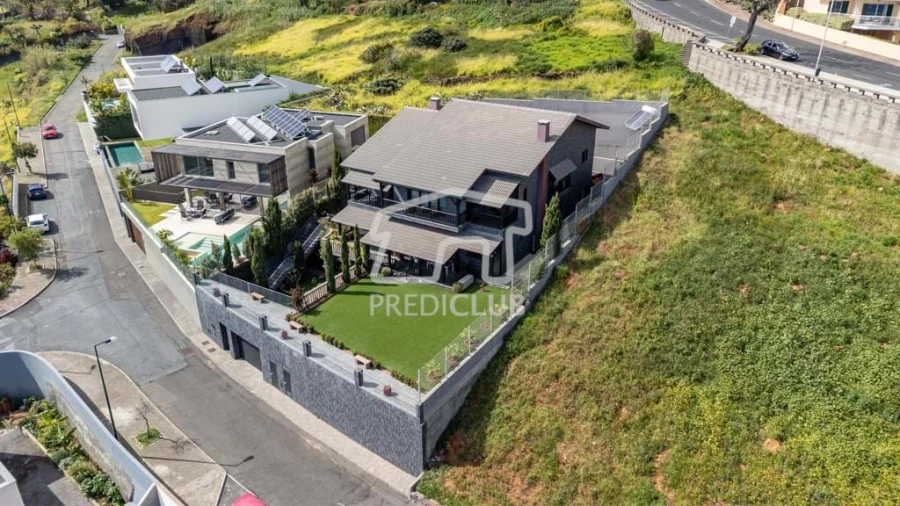 Moradia T4 para Venda em São Martinho Foto 5