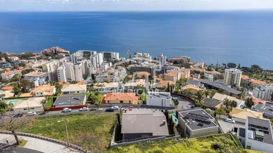 Moradia T4 para Venda em São Martinho Foto 4