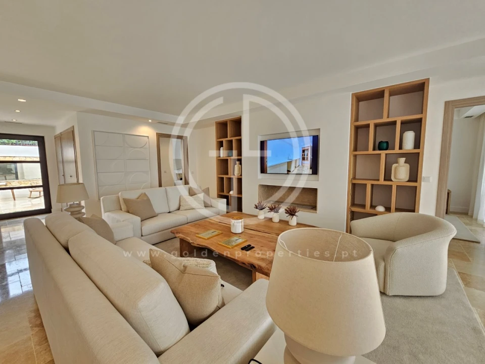 Moradia T4 para Venda em Montenegro Foto 2