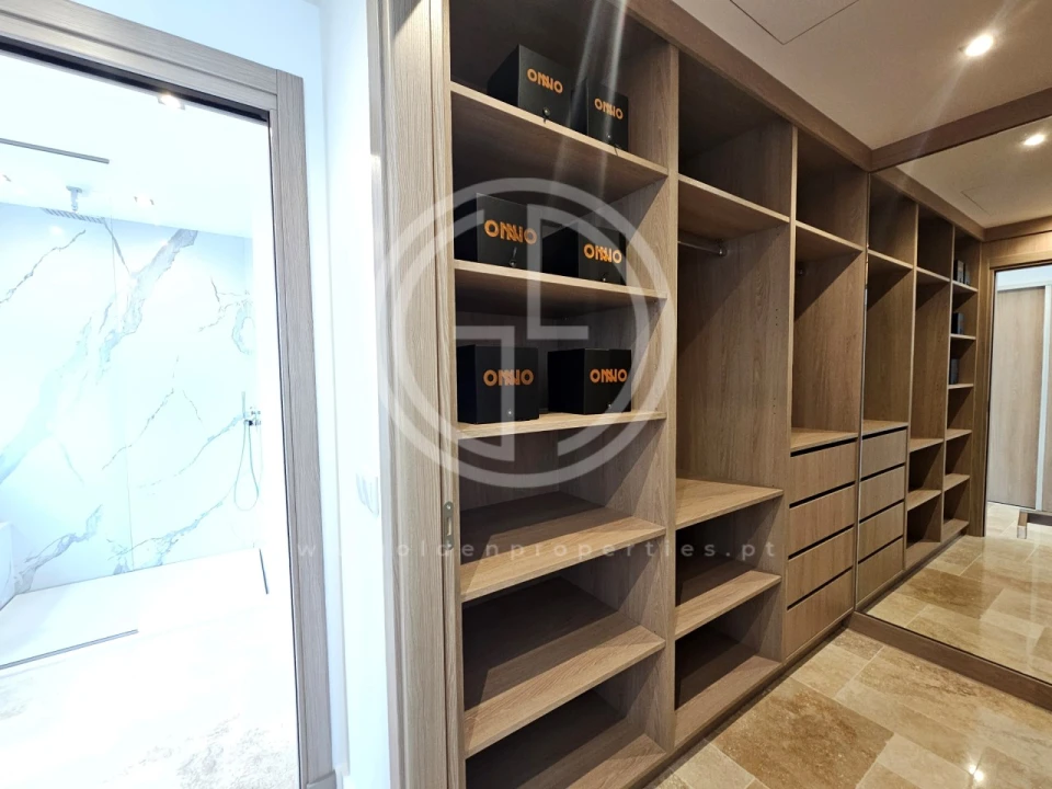 Moradia T4 para Venda em Montenegro Foto 18