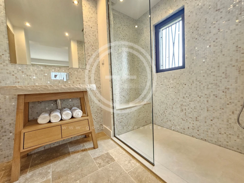 Moradia T4 para Venda em Montenegro Foto 11