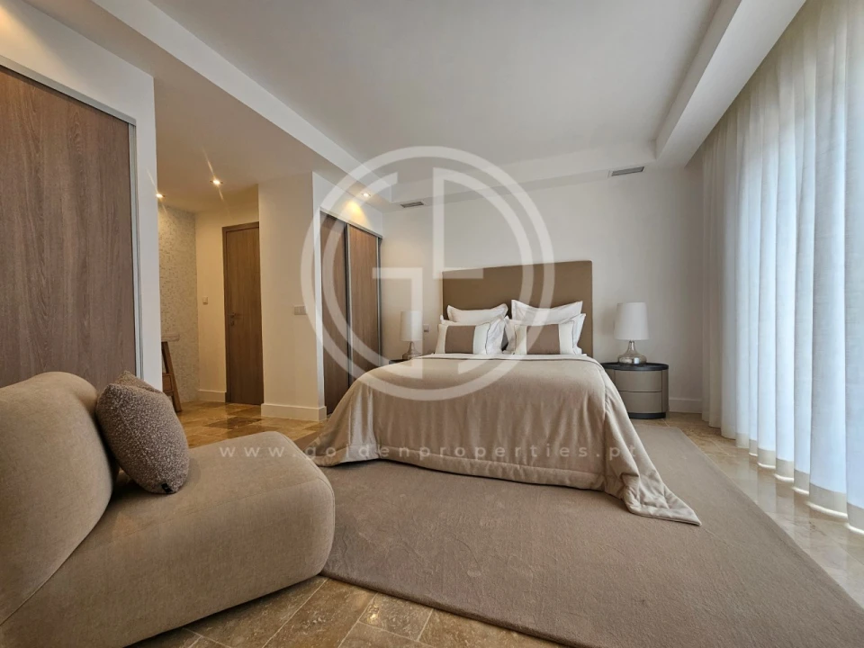 Moradia T4 para Venda em Montenegro Foto 10