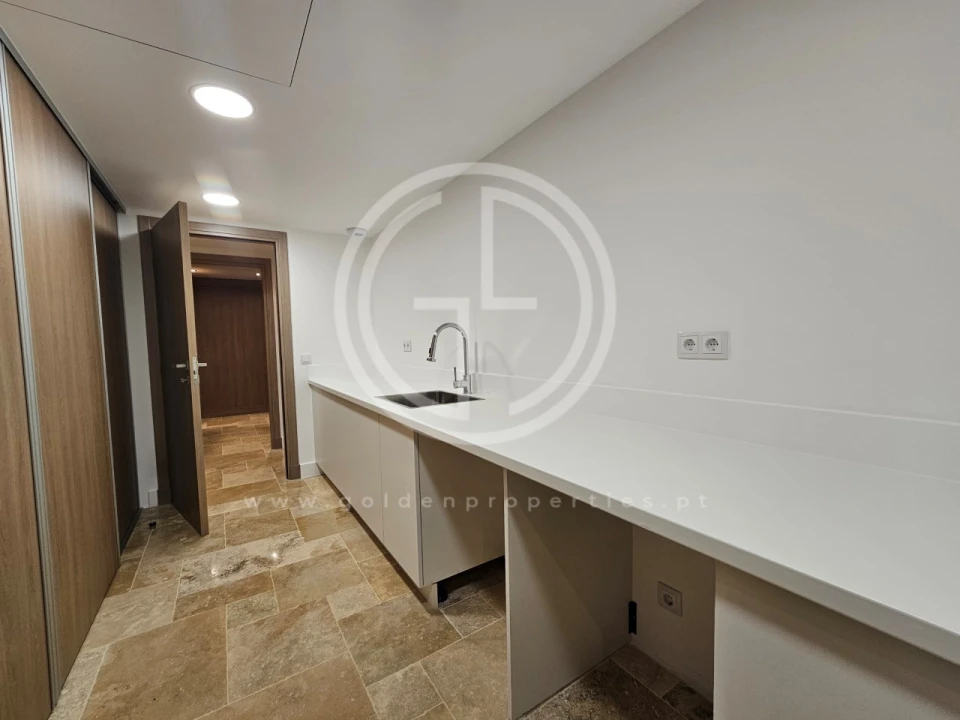 Moradia T4 para Venda em Montenegro Foto 20