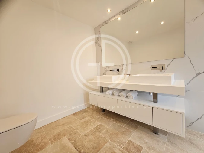 Moradia T4 para Venda em Montenegro Foto 13