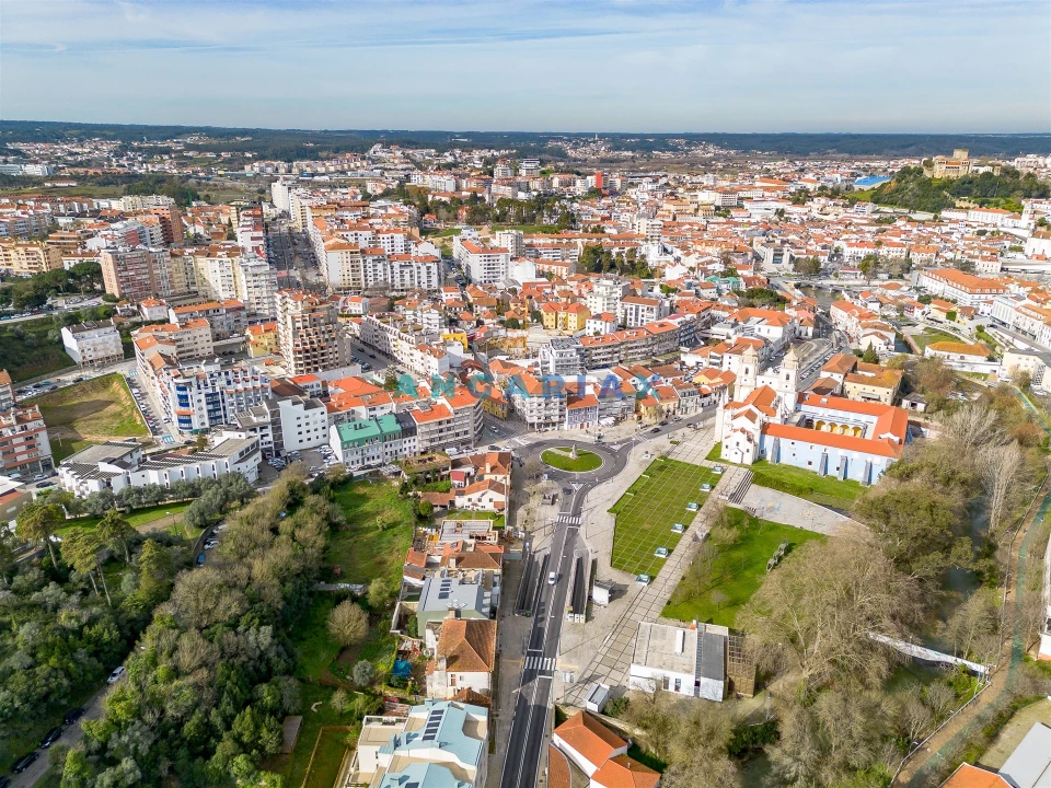 Prédio para Venda em Leiria, Pousos, Barreira e Cortes Foto 12