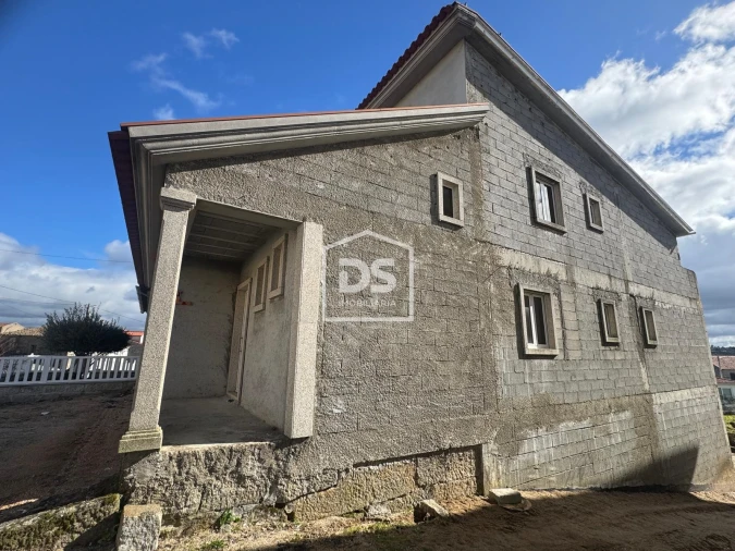 Moradia T4 para Venda em Souro Pires Foto 2