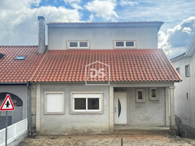 Moradia T4 para Venda em Souro Pires