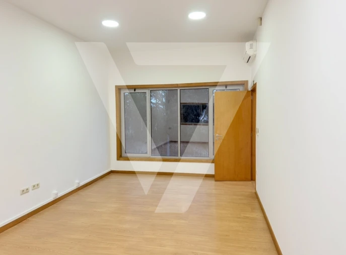 Escritório para Arrendamento em Gondomar (São Cosme), Valbom e Jovim Foto 6