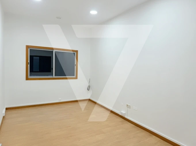 Escritório para Arrendamento em Gondomar (São Cosme), Valbom e Jovim Foto 11