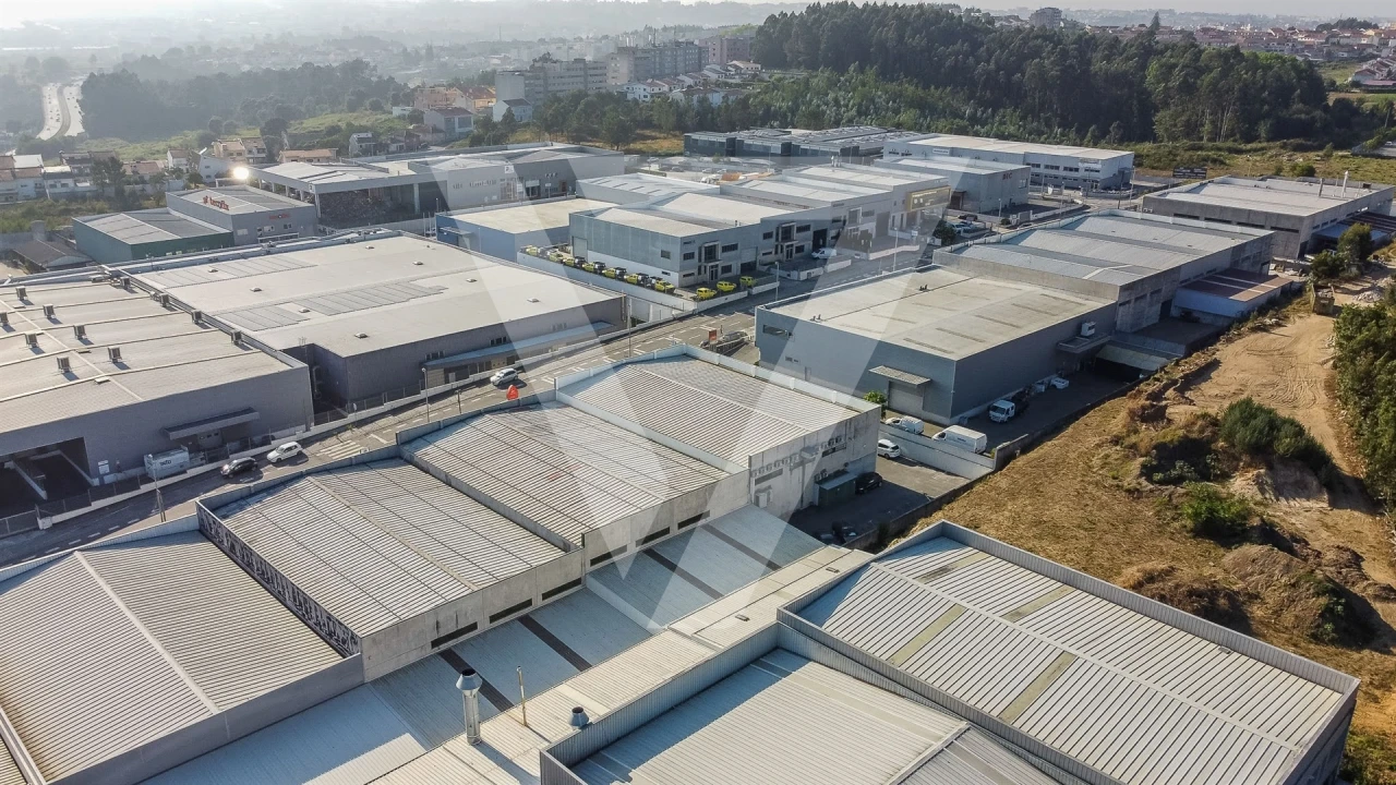 Escritório para Arrendamento em Gondomar (São Cosme), Valbom e Jovim Foto 21