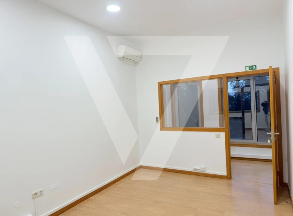 Escritório para Arrendamento em Gondomar (São Cosme), Valbom e Jovim Foto 12