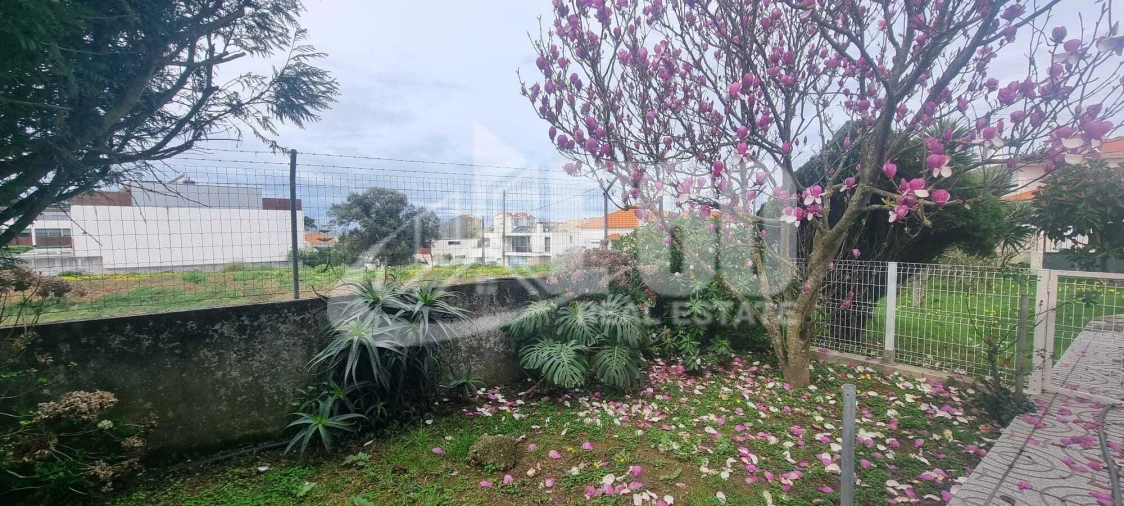 Moradia T9 para Venda em São Felix da Marinha Foto 8