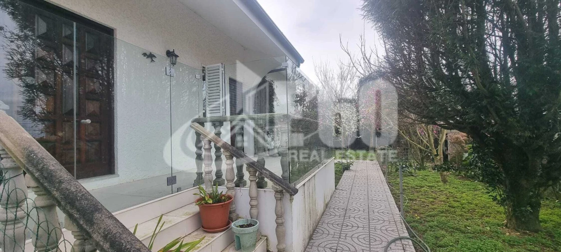 Moradia T9 para Venda em São Felix da Marinha Foto 2