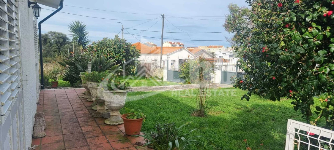 Moradia T9 para Venda em São Felix da Marinha Foto 16