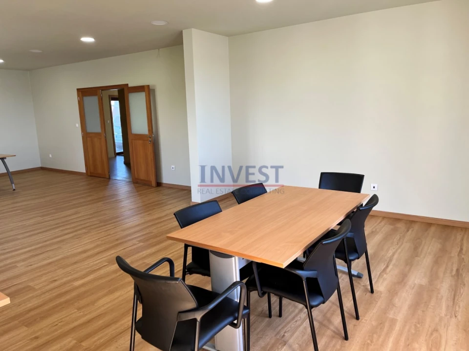 Escritório para Arrendamento em Aldoar, Foz do Douro e Nevogilde Foto 18