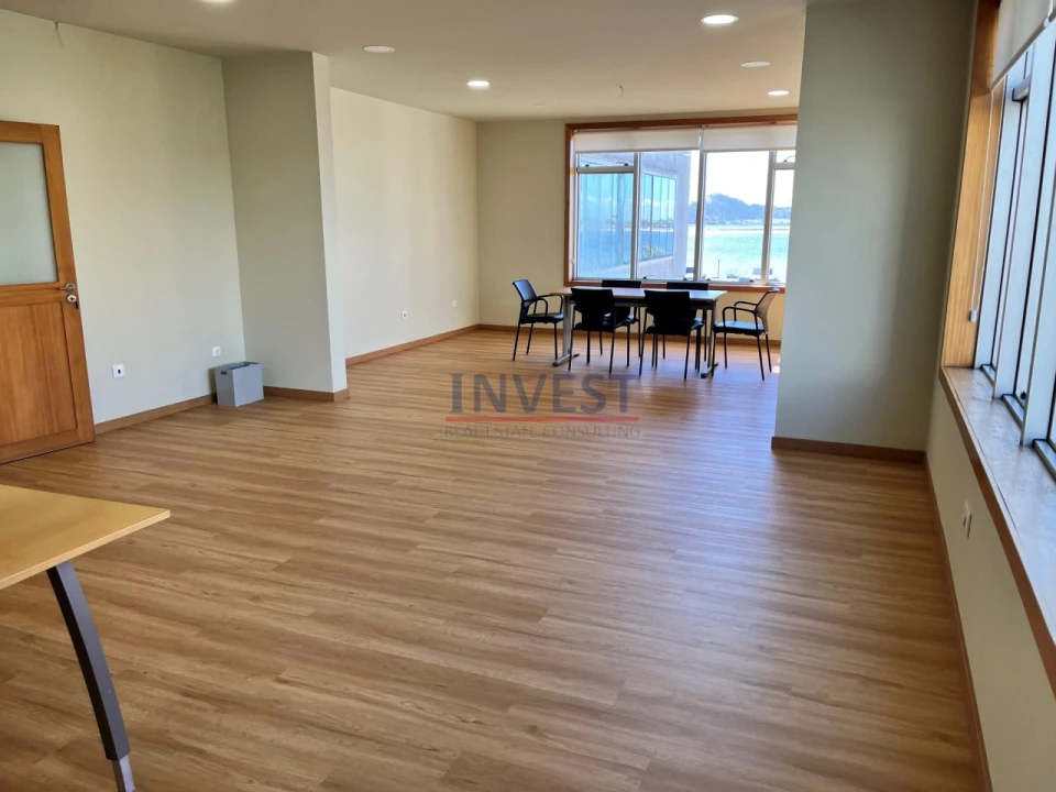 Escritório para Arrendamento em Aldoar, Foz do Douro e Nevogilde Foto 29