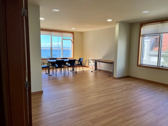 Escritório para Arrendamento em Aldoar, Foz do Douro e Nevogilde Foto 12