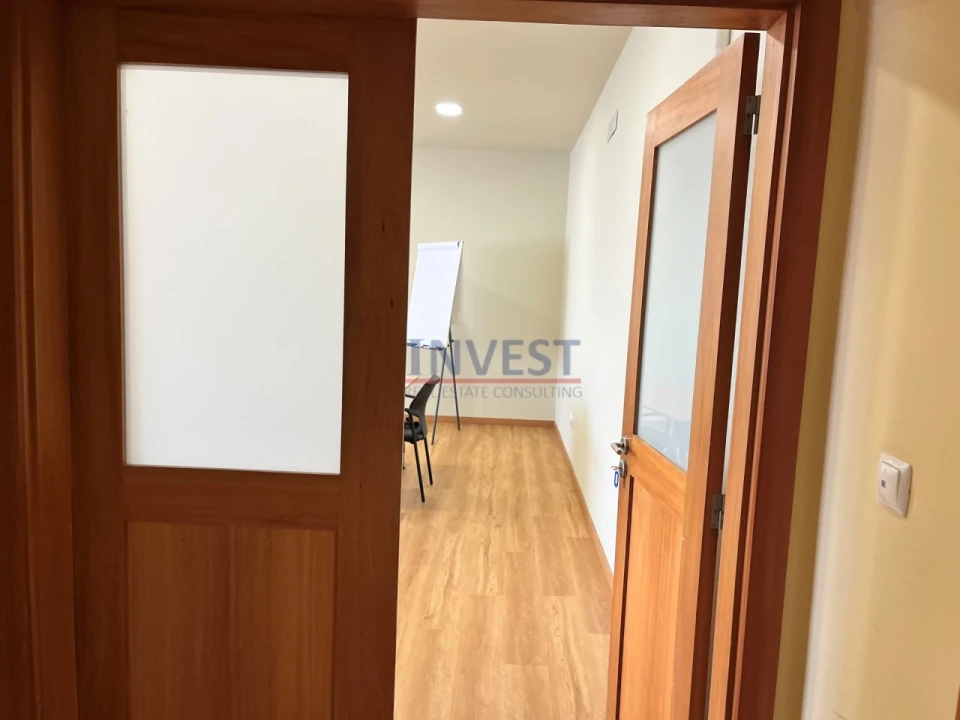 Escritório para Arrendamento em Aldoar, Foz do Douro e Nevogilde Foto 28