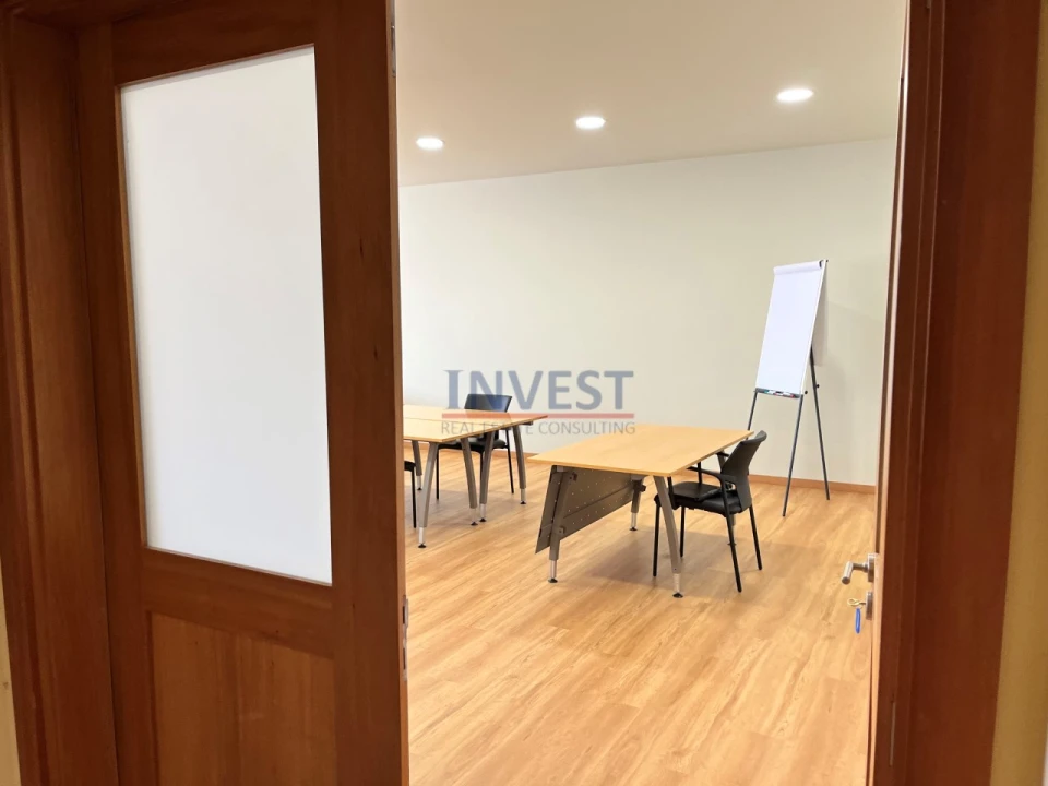 Escritório para Arrendamento em Aldoar, Foz do Douro e Nevogilde Foto 30