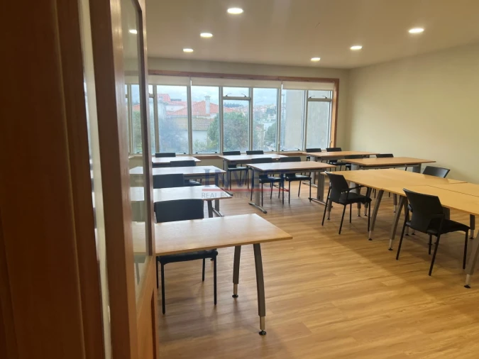 Escritório para Arrendamento em Aldoar, Foz do Douro e Nevogilde Foto 8