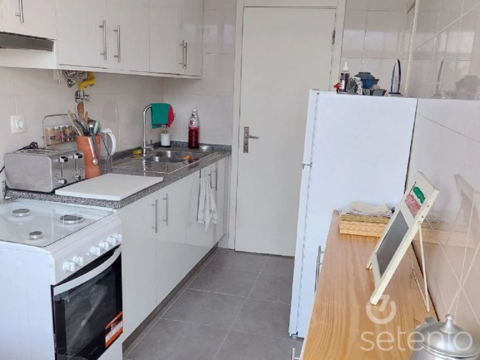 Apartamento T1 para Venda em Alcantara Foto 1