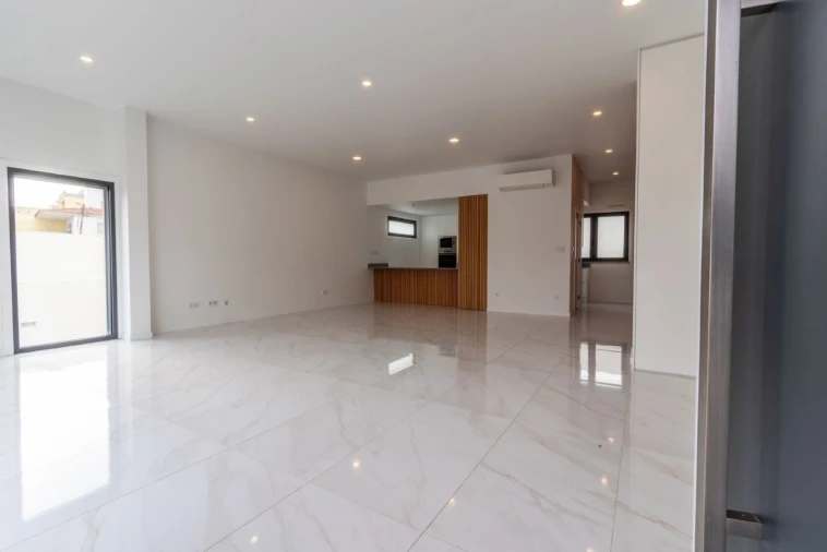 Moradia T3 para Venda em São Domingos de Rana Foto 3