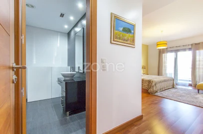 Apartamento T4 para Venda em Sacavém e Prior Velho