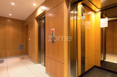 Apartamento T4 para Venda em Sacavém e Prior Velho