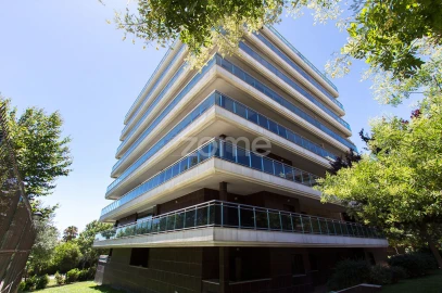 Apartamento T4 para Venda em Sacavém e Prior Velho
