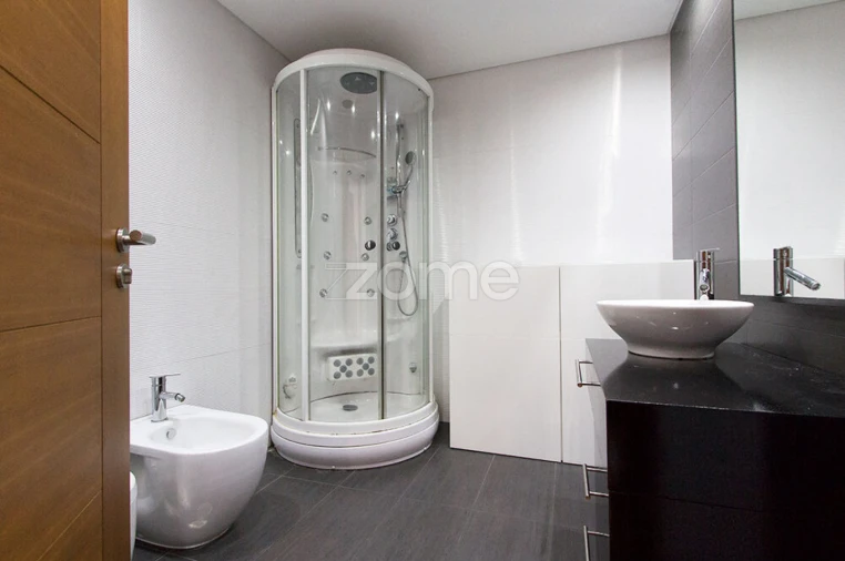 Apartamento T4 para Venda em Sacavém e Prior Velho Foto 17