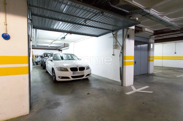 Apartamento T4 para Venda em Sacavém e Prior Velho Foto 23