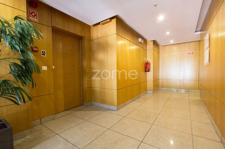 Apartamento T4 para Venda em Sacavém e Prior Velho Foto 21